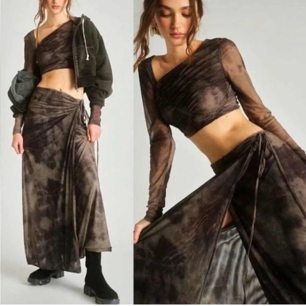 Free People - Modern and Elegant Brown Tie-Dye Set
